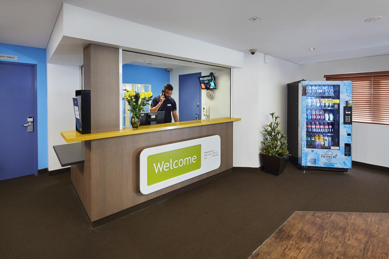 Ibis Budget Perth Airport Exterior foto