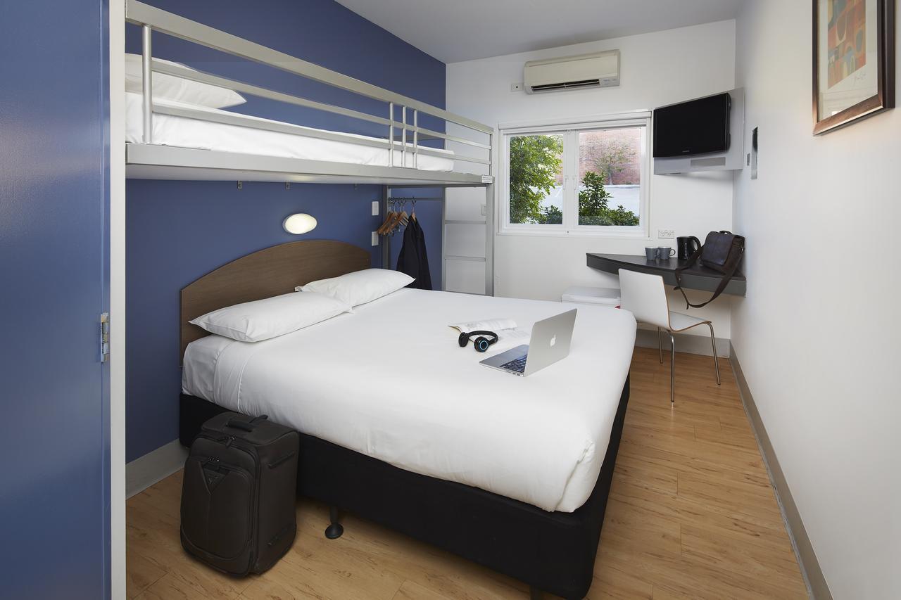 Ibis Budget Perth Airport Exterior foto