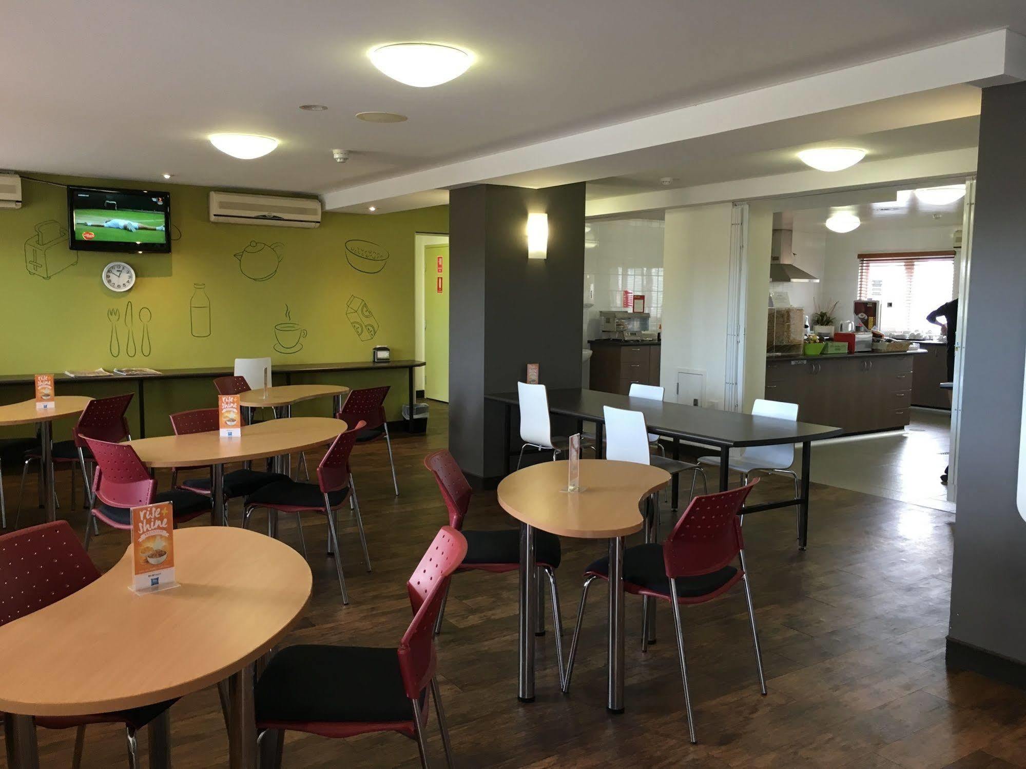 Ibis Budget Perth Airport Exterior foto