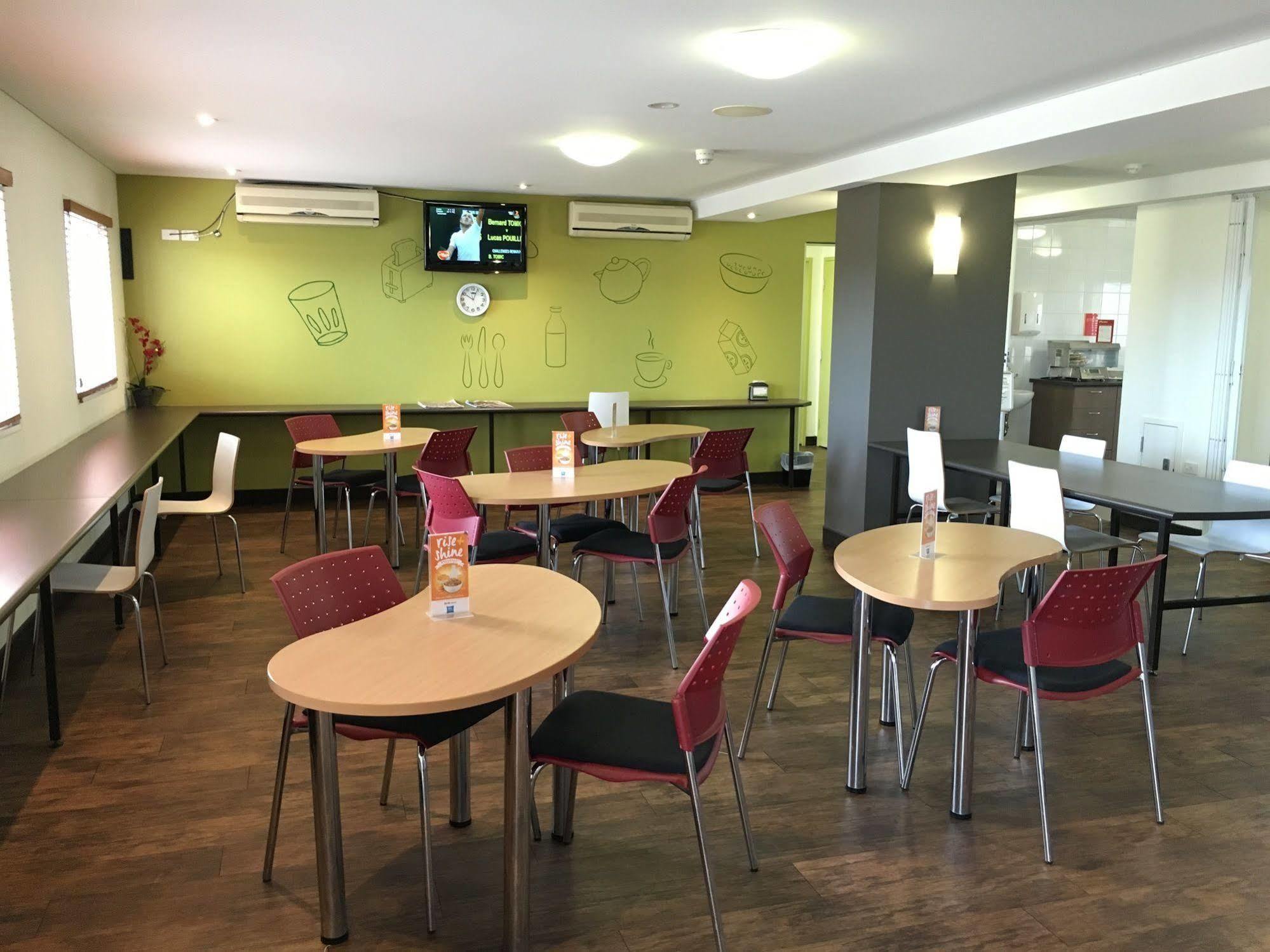 Ibis Budget Perth Airport Exterior foto